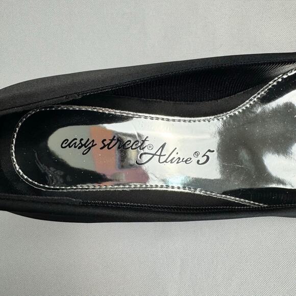Easy Street Alive 5 Eloise Heels Women's Size 6.5 Black Satin - Picture 9 of 12